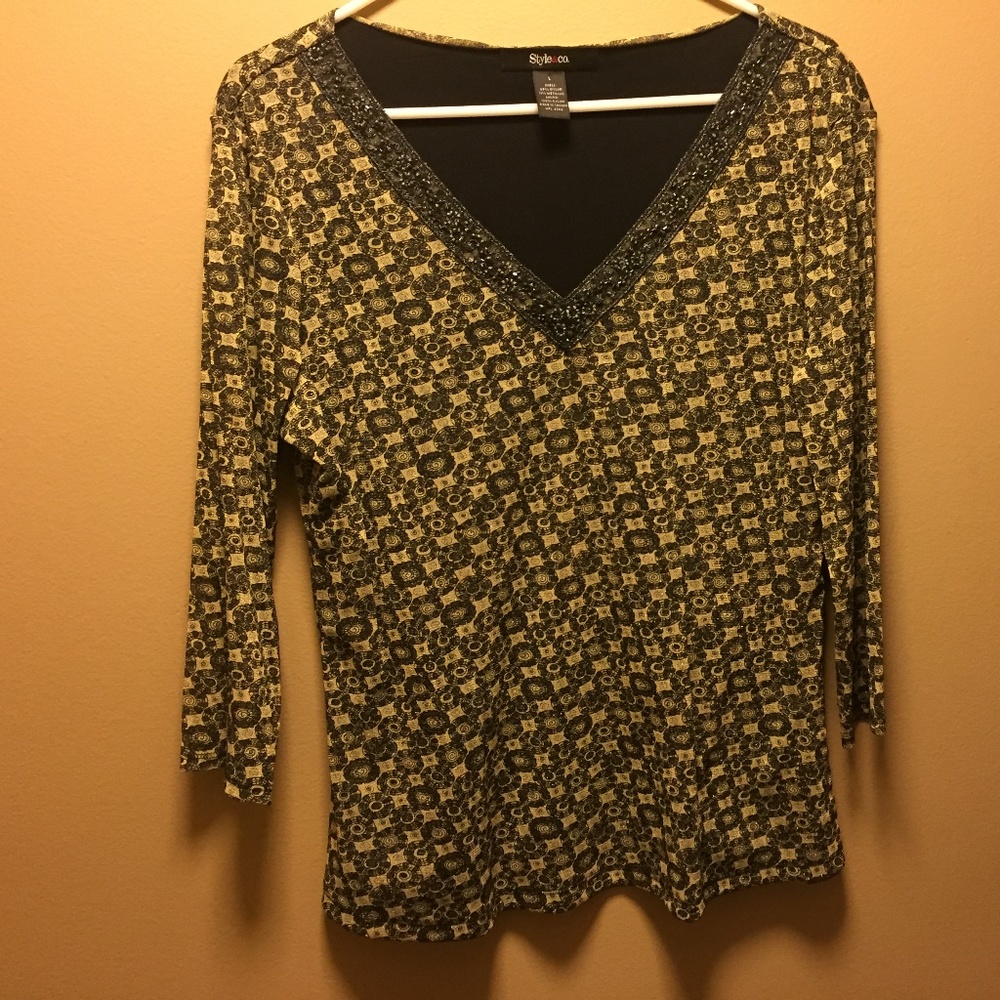 Beautiful Style & Co. Top.